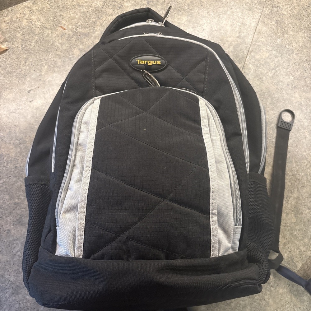 Targus Black Backpack Multiple Pockets Work/Hiking/School Very Good Cond.